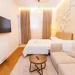 Blossom Cane Apartment