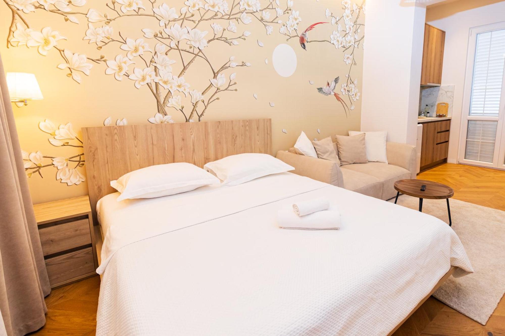 Blossom Cane Apartment
