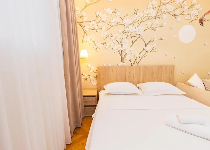 Blossom Cane Apartment